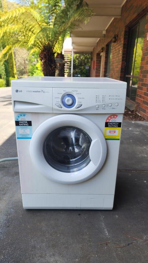 Second-hand LG 7kg Front Load Washing Machine