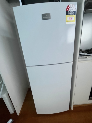 Second-hand Kelvinator 231L Top Mount Fridge