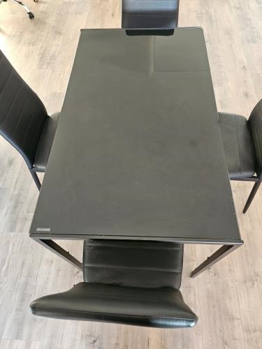 Second-hand Small Glass Dining Table with 4 Chairs