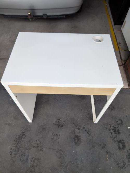 Second-hand IKEA Micke Desk