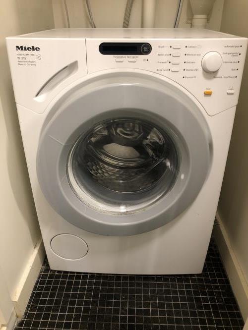 Second-hand Miele 7kg Front Load Washing Machine - Photo 1)