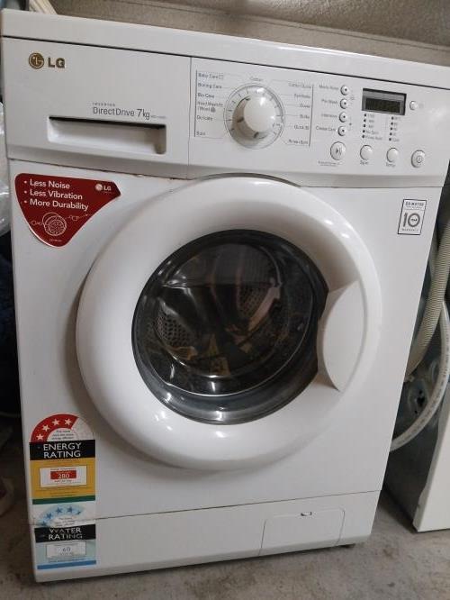 Second-hand LG 7kg Front Load Washing Machine - Photo 1)