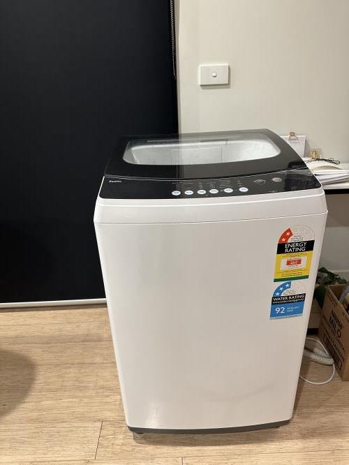 Second-hand Esatto 5.5kg Top Load Washing Machine - Photo 1)