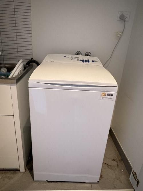 Second-hand Fisher & Paykel 5.5kg Top Load Washing Machine - Photo 1)