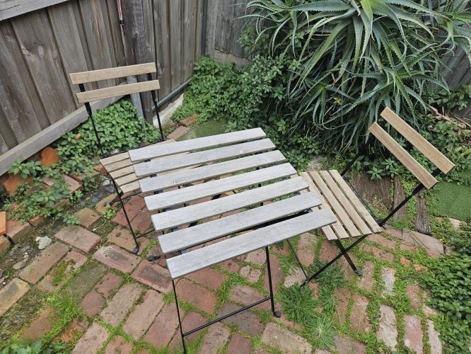 Second-hand Outdoor Table with 2 Chairs - Photo 1)