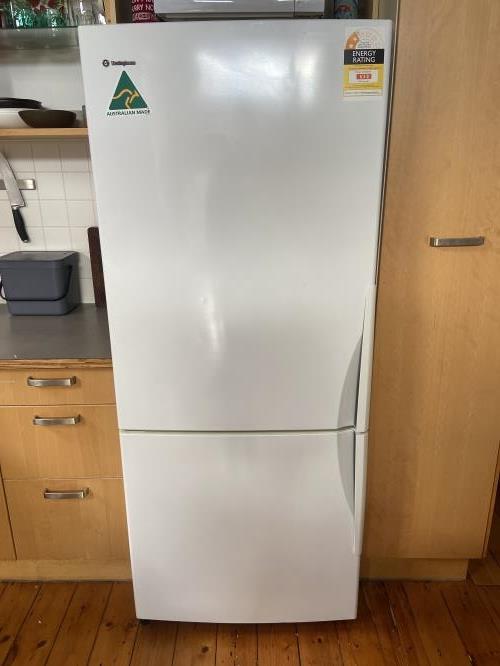 Second-hand Westinghouse 430L Bottom Mount Fridge - Photo 1)