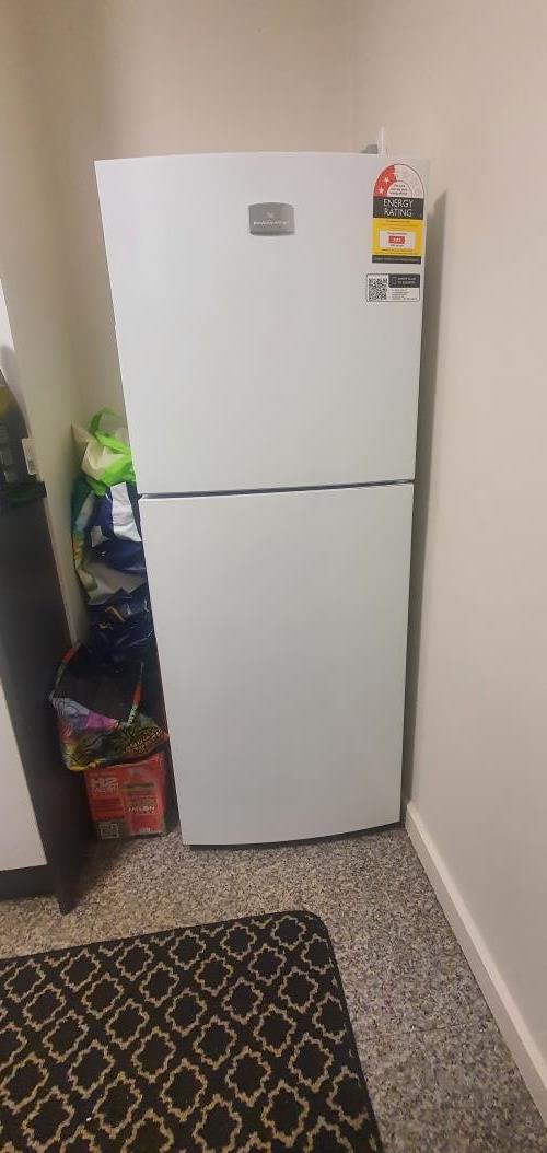 Second-hand Kelvinator 231L Top Mount Fridge