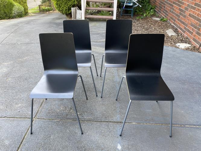 Second-hand Set of 4 Chairs - Photo 1)