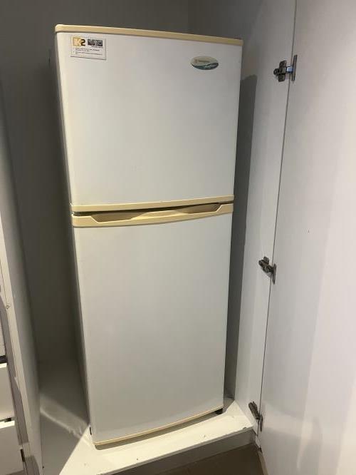 Second-hand Westinghouse 215L Top Mount Fridge