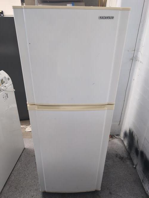 Second-hand Samsung 223L Top Mount Fridge - Photo 1)