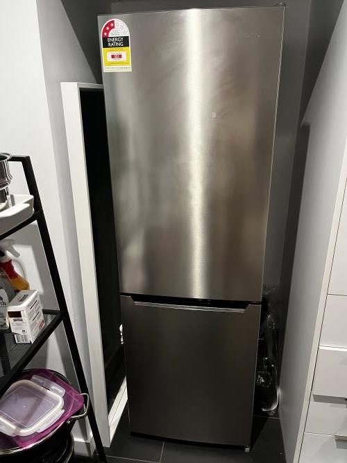 Second-hand Chiq 251L Bottom Mount Fridge - Photo 1)