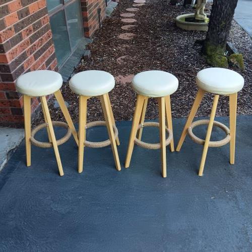 Second-hand Set of 4 Stools - Photo 1)