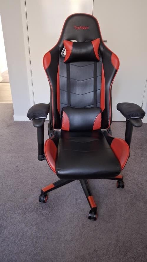 Second-hand Gaming Chair - Photo 1)