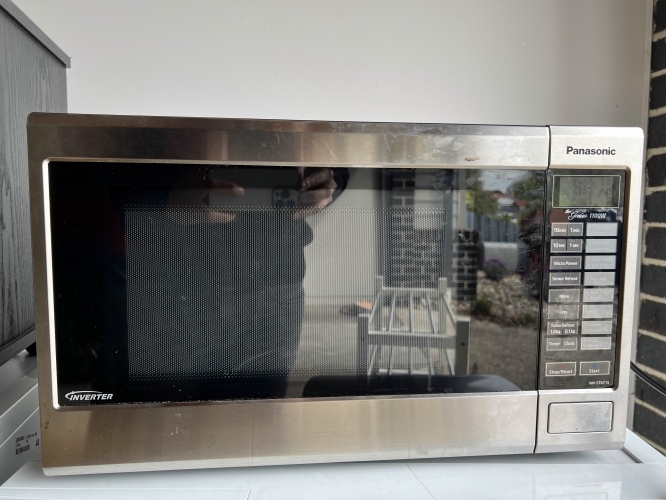 Second-hand Panasonic Microwave - Photo 1)