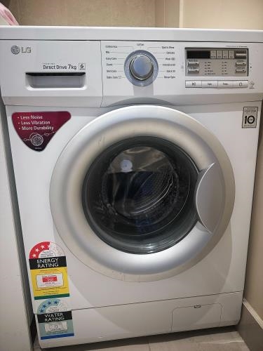 Second-hand LG 7kg Front Load Washing Machine - Photo 1)