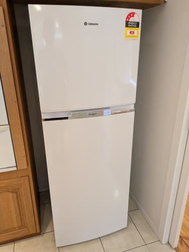 Second-hand Westinghouse 339L Top Mount Fridge - Photo 1)