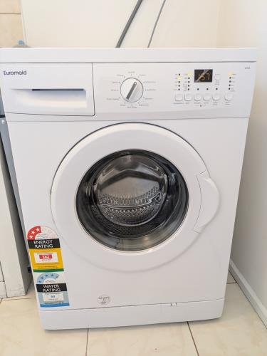 Second-hand Euromaid 8kg Front Load Washing Machine - Photo 1)