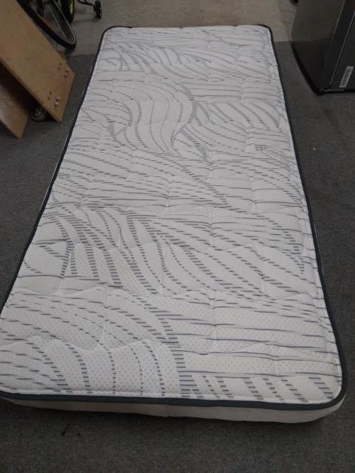 Second-hand Single Mattress - Photo 1)