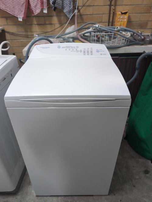 Second-hand Fisher & Paykel 5.5kg Top Load Washing Machine