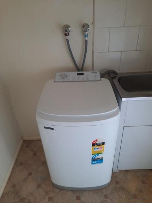 Second-hand Simpson 5.5kg Top Load Washing Machine