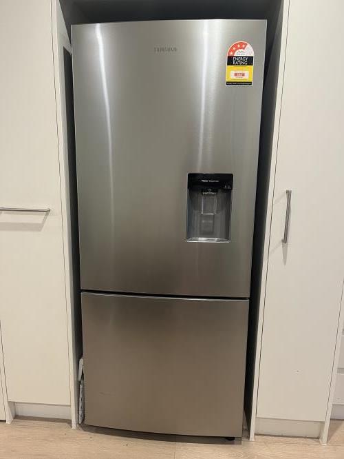 Second-hand Samsung 424L Bottom Mount Fridge