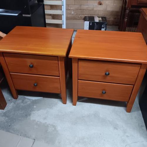 Second-hand Set of 2 Bedside Tables