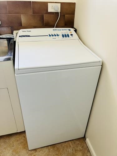 Second-hand Fisher & Paykel 5.5kg Top Load Washing Machine