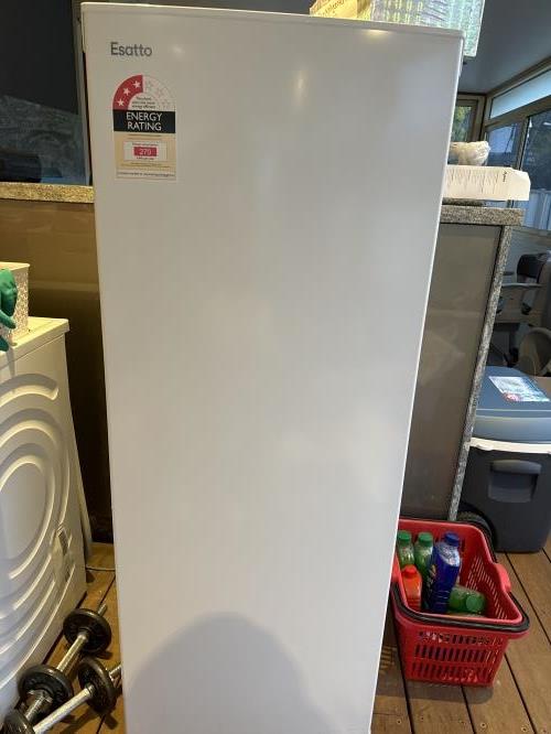 Second-hand Esatto 172L Upright Freezer