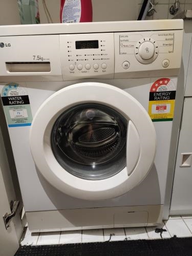 Second-hand LG 7.5kg Front Load Washing Machine