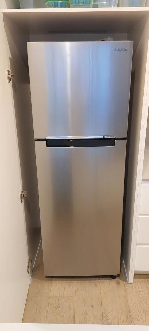 Second-hand Samsung 343L Top Mount Fridge