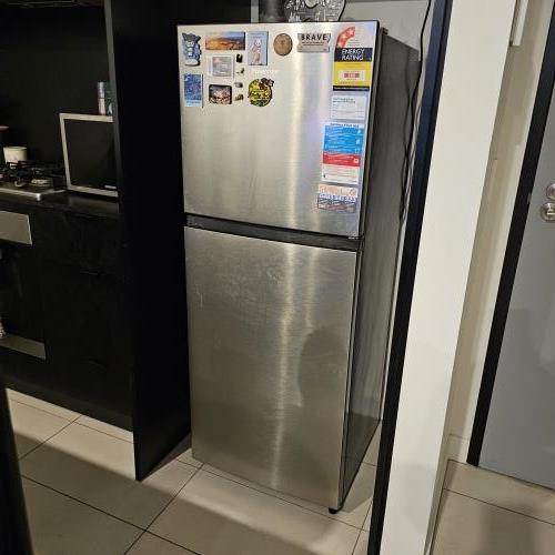 Second-hand Hisense 205L Top Mount Fridge