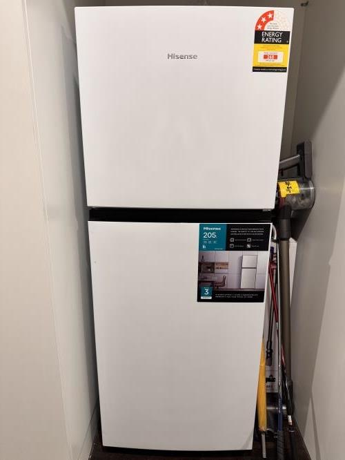 Second-hand Hisense 205L Top Mount Fridge