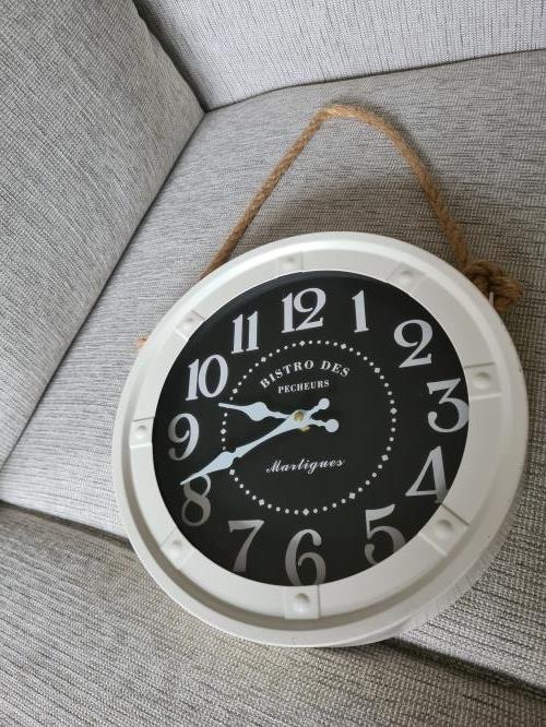 Second-hand Wall Clock