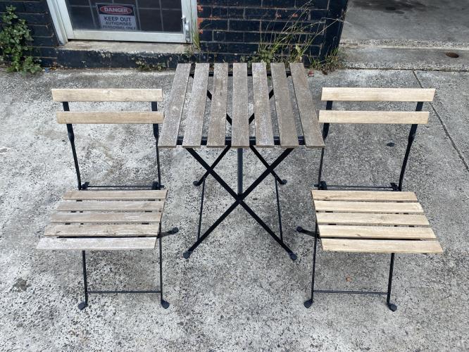 Second-hand Outdoor Table with 2 Chairs