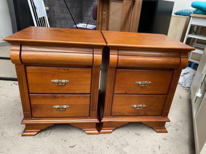 Second-hand Set of 2 Bedside Tables