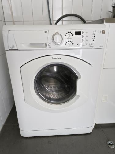 Second-hand Ariston 7.5kg / 4.5kg Washer-Dryer Combo