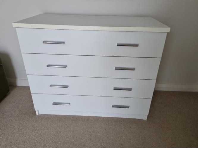 Second-hand Chest of 4 Drawers