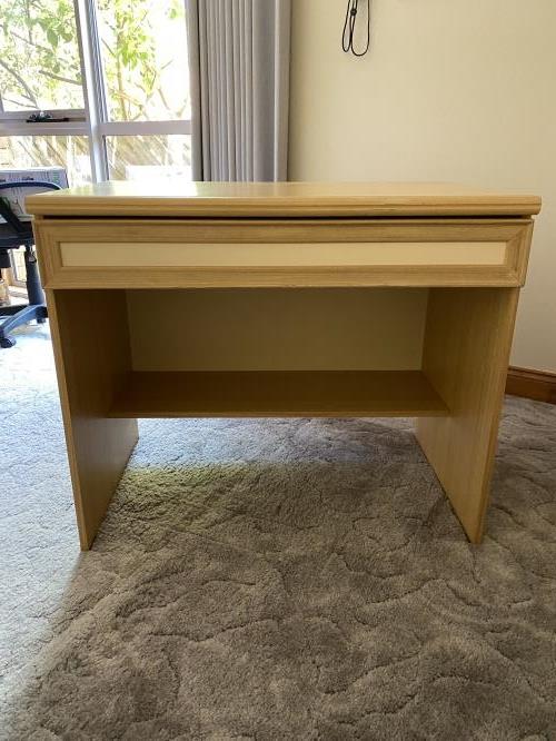 Second-hand Desk