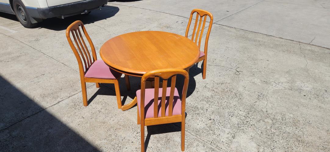 Second-hand Dining Table with 3 Chairs