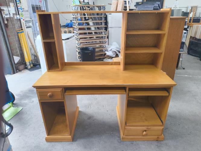 Second-hand Desk