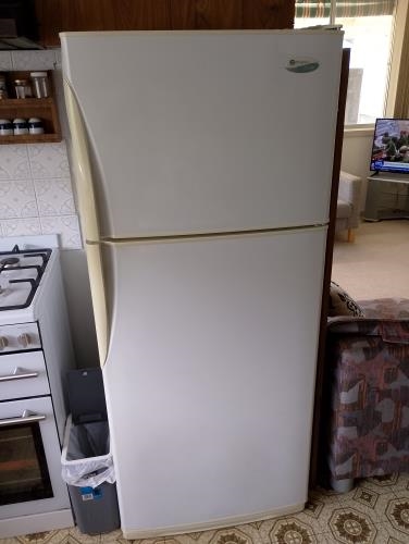 Second-hand Westinghouse 420L Top Mount Fridge