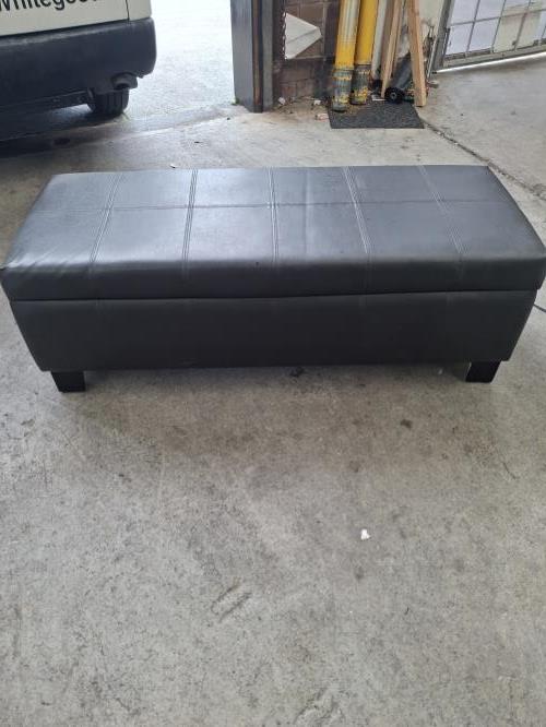 Second-hand Storage Ottoman