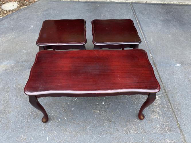 Second-hand Coffee Table with 2 matching side tables