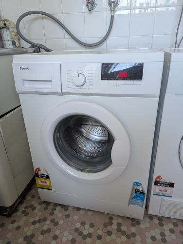 Second-hand Esatto 7.5kg Front Load Washing Machine