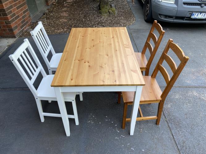 Second-hand Dining Table with 4 Chairs