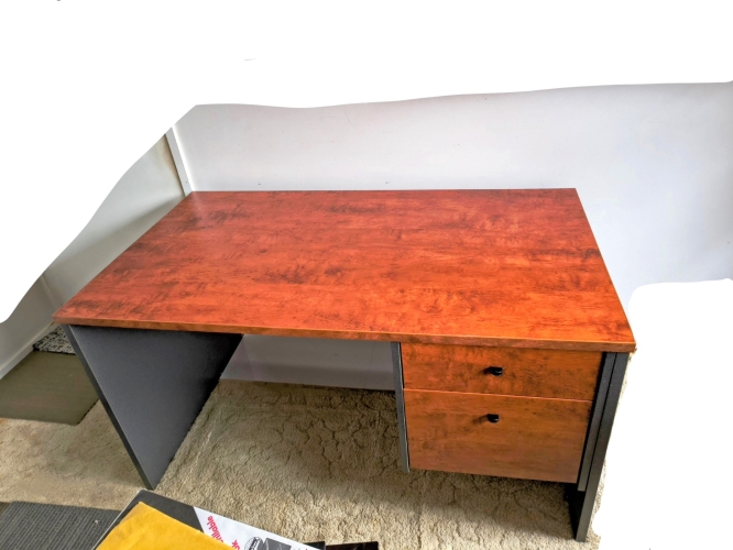 Second-hand Stunning Desk