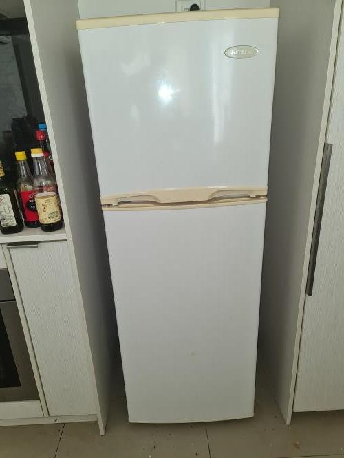 Second-hand Heller 202.5L Top Mount Fridge