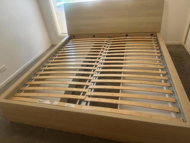 Second-hand King Bed with 4 Under Bed Storage Drawers