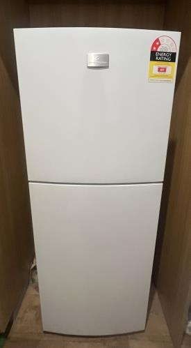 Second-hand Kelvinator 231L Top Mount Fridge