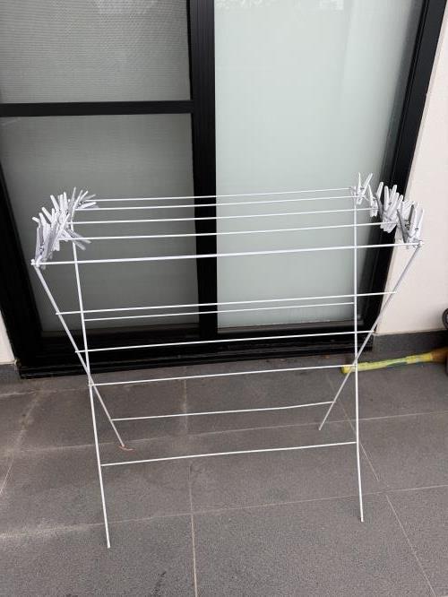 Second-hand Clothes Airer